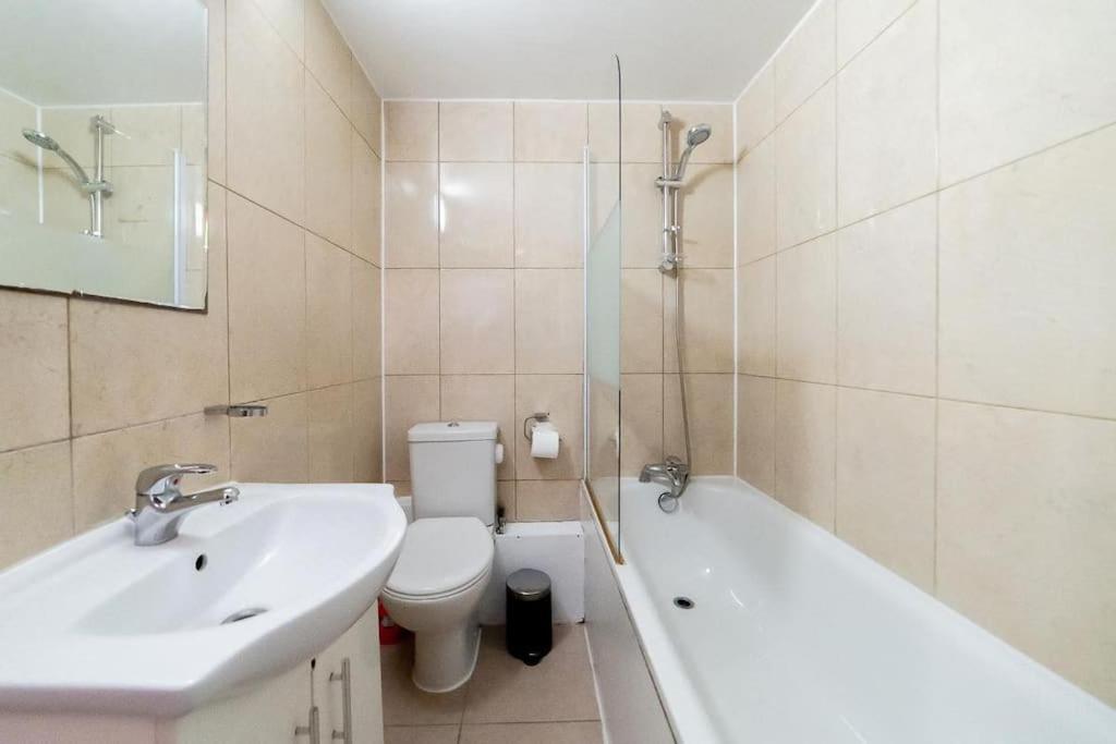 2 Bedroom Apartment London Londres Exterior foto