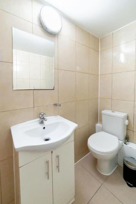 2 Bedroom Apartment London Londres Exterior foto